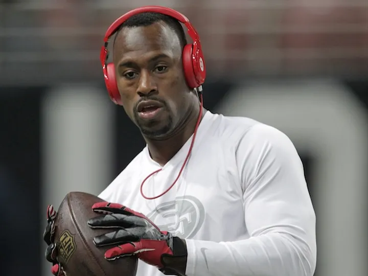 Davis: 'Chemistry with Kaepernick lacking'