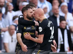 Southampton promoted to Premier League with win over Leeds