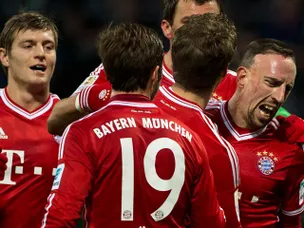 Bayern cruise past Hamburg