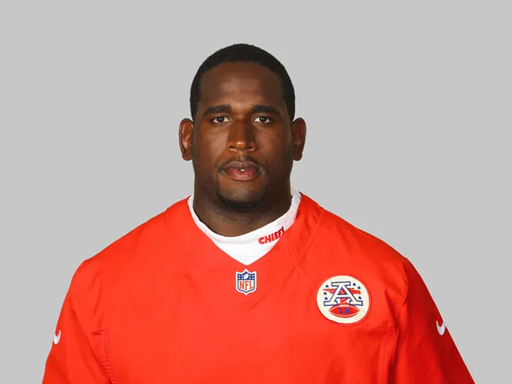 Dolphins, Chiefs resume Albert trade talks