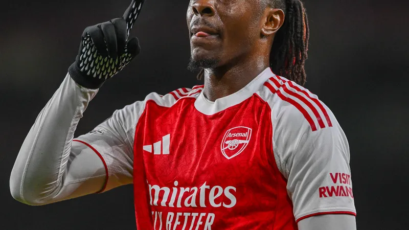 Better than Zidane? Watch Eze's outrageous goal in Arsenal-Leverkusen