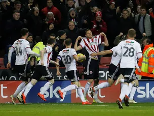 Richard Stearman guides Sheffield United past Middlesbrough