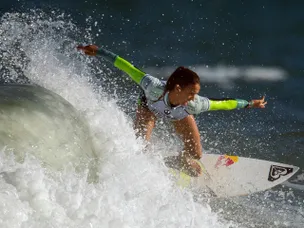 Fitzgibbons tops world surfing rankings