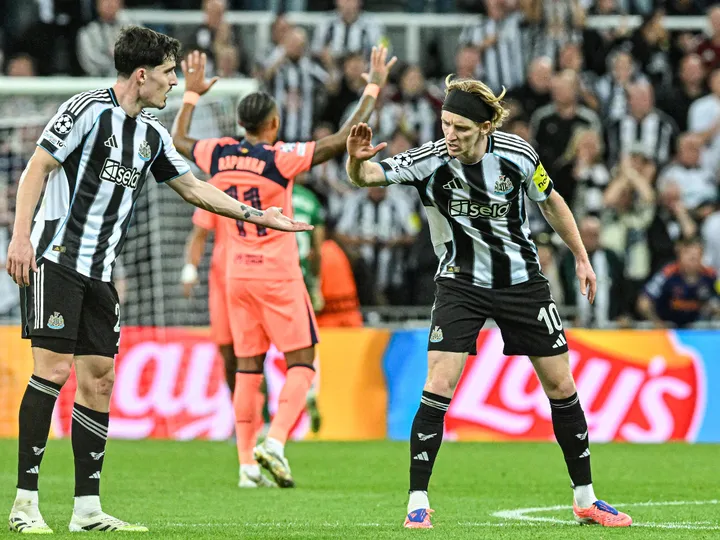 Arsenal to 'battle' Premier League rival for £60m-valued star