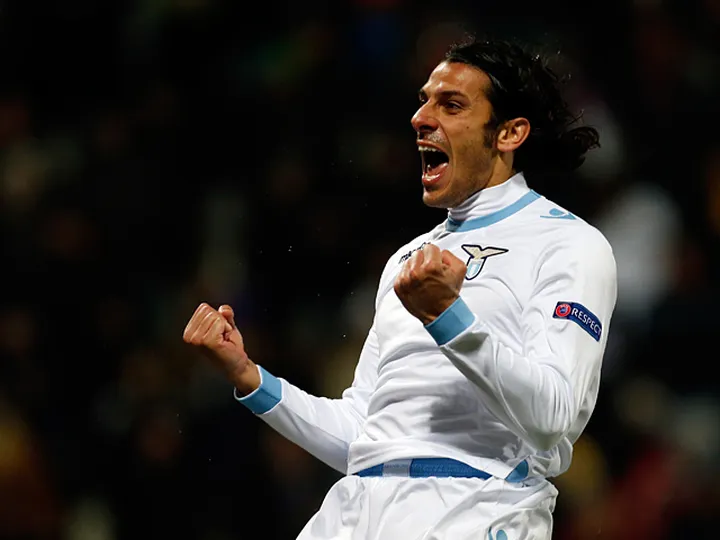 Floccari swoops late to send Lazio through