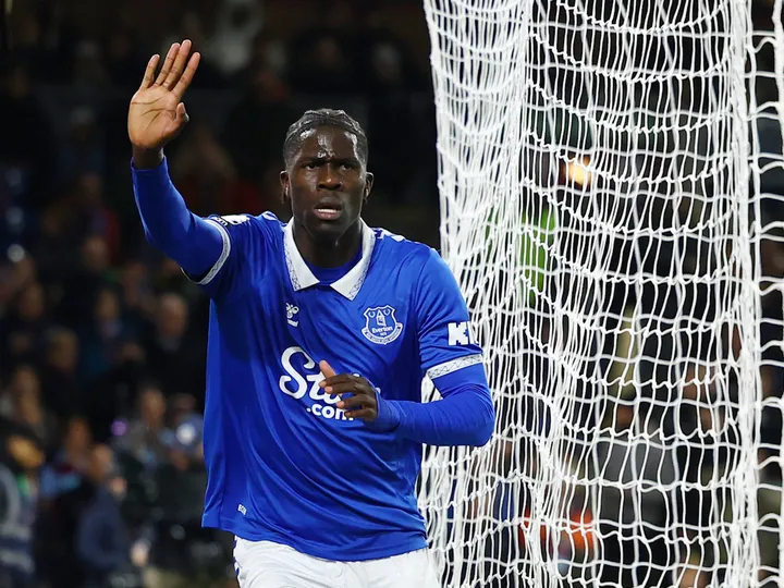 Barcelona 'to offer Everton four players in swap deal for Â£80m-rated midfielder'