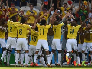 Colombia hold narrow lead over Greece