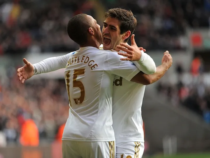 Swansea concede late goal