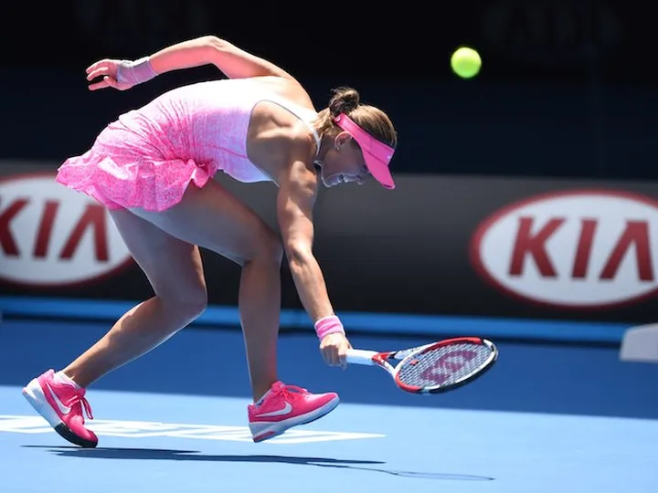 Ivanovic crashes out to Hradecka