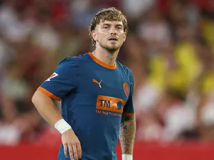 Liverpool discover Valencia's 'likely' Elliott plan amid loan struggles