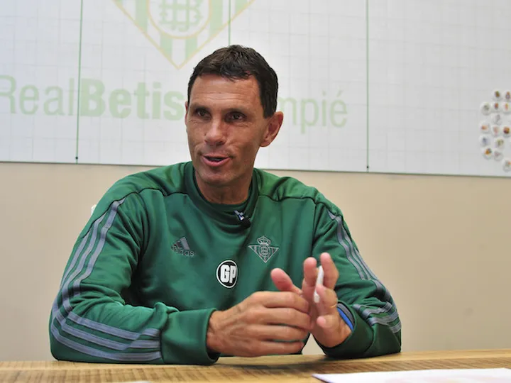 Ex-Sunderland boss Poyet defends Short