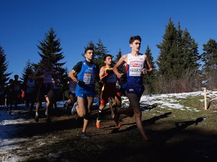 Callum Hawkins finishes ninth in men's marathon