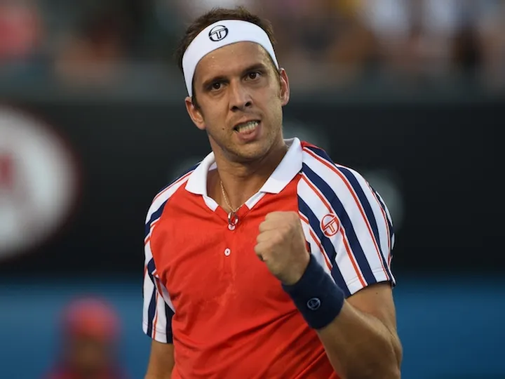 Gilles Muller edges out Gael Monfils