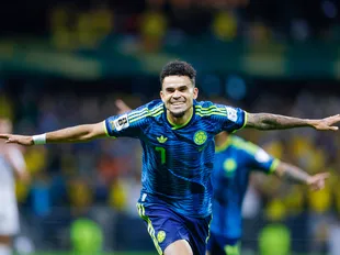 Diaz stars for Colombia as Cannavaro's defensive wall crumbles at the Azteca