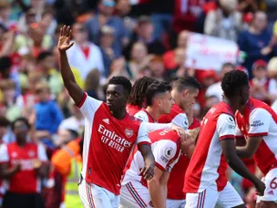 Eddie Nketiah equals Kanu record in Leeds win