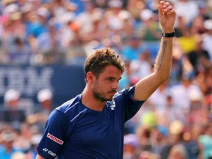 Wawrinka beats Chung in straight sets