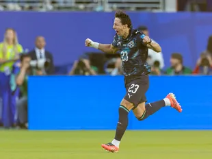 Galarza wonder strike sinks Turkey despite Almiron's brain fade moment