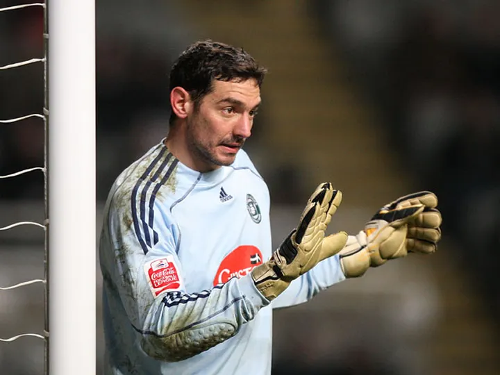 Plymouth assistant manager Larrieu departs