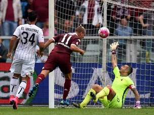 Nine-man Torino edge past Palermo