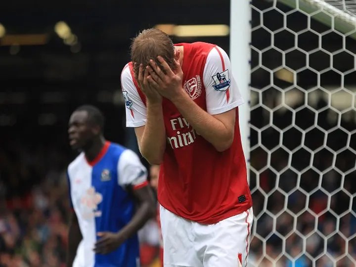 Mertesacker out for a month