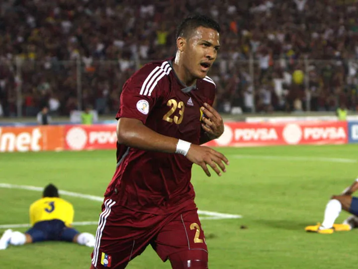 Liverpool battle Dortmund for Rondon?