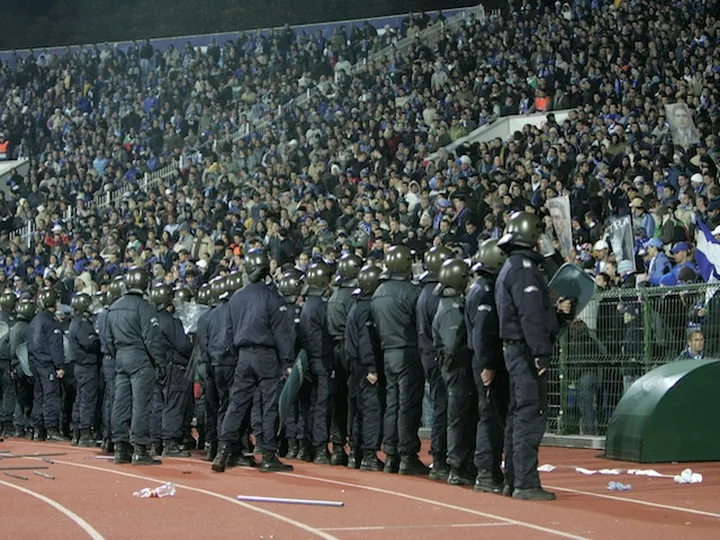 Levski players threatened during fan blockade