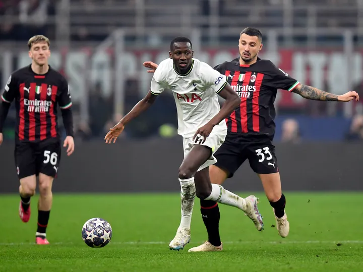 Harry Kane hails "outstanding" Sarr, Skipp performances
