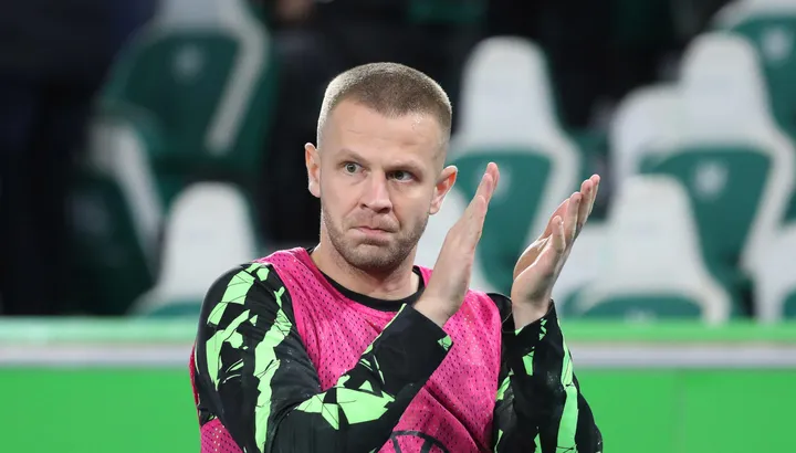 Agent namechecks Leeds, Wolves as admirers of Slovakia international