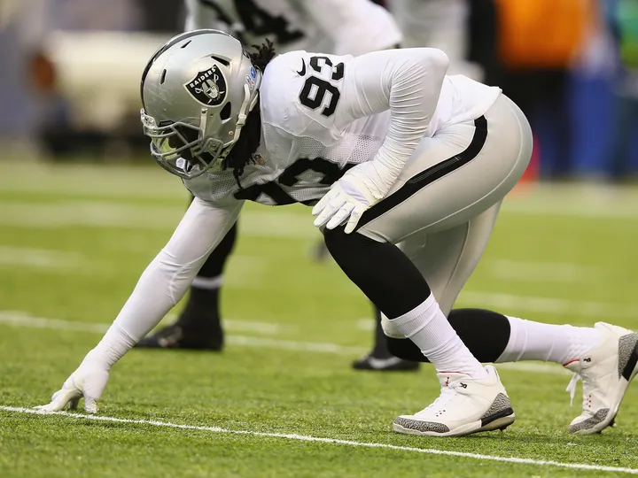 Raiders shading Titans in Oakland