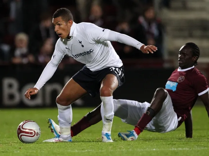 Nelsen, Livermore start for Tottenham