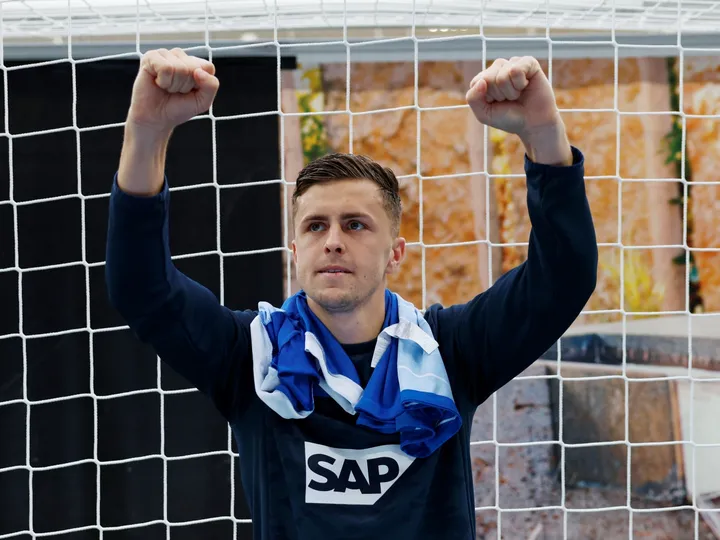 Brighton to lodge summer bid for Baumgartner amid Caicedo uncertainty?