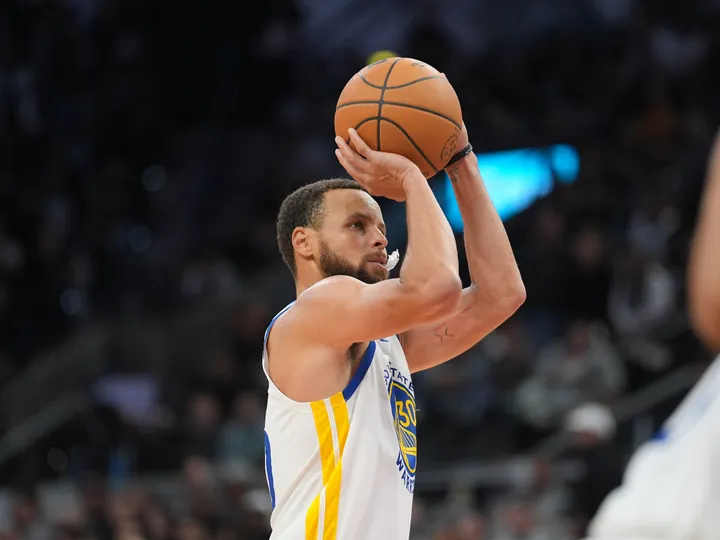 Stephen Curry eclipses triple-doubles from Castle-Wembanyama duo as Warriors beat Spurs