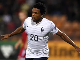 France cruise past Armenia