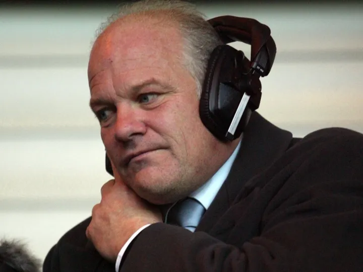 Gray urges Benitez to quit Chelsea