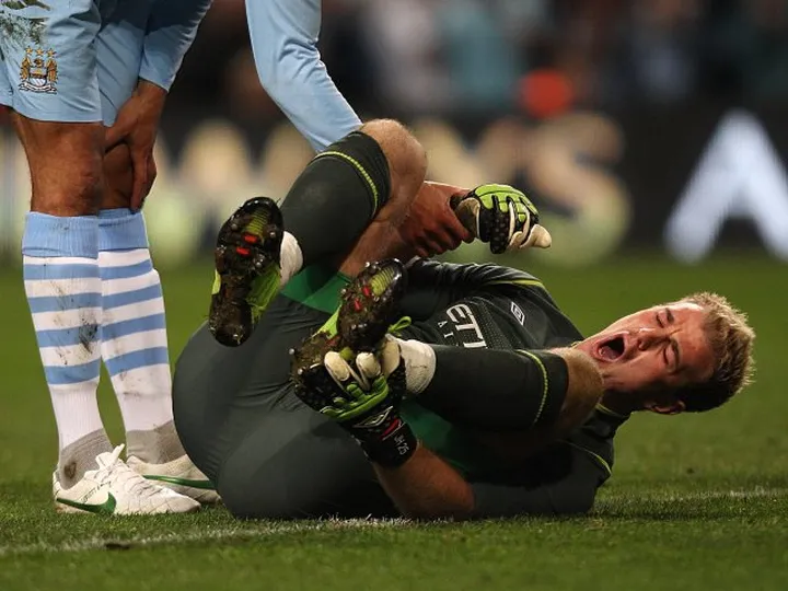 Joe Hart suffers injury scare?