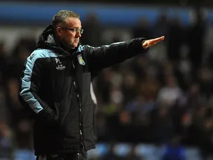 Bent on bench for Villa