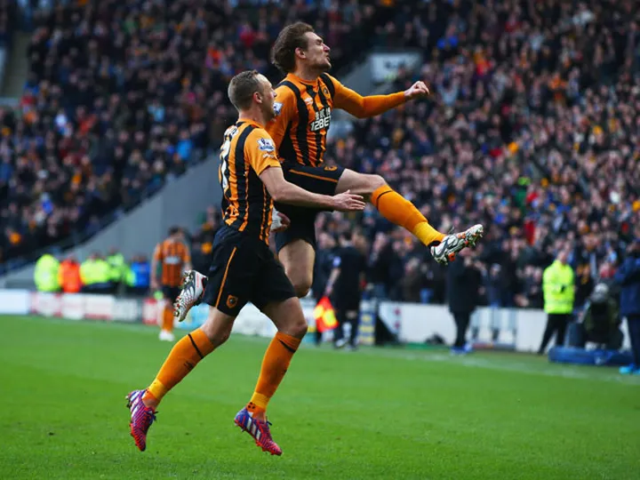 Hull accept West Ham's Nikica Jelavic bid?