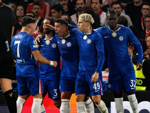 PSG 'weigh up' move for 'unsettled' Chelsea star