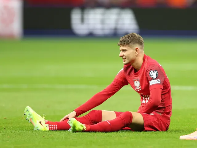 Polonia's Sebastian Szymanski goes down injured on November 14, 2025