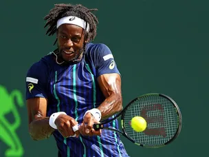 Gael Monfils cruises into quarter-finals