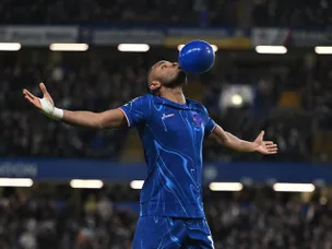 Neto's night: Chelsea sweep struggling Saints aside in routine home win