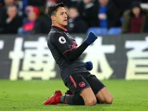 Sanchez omitted from Arsenal squad