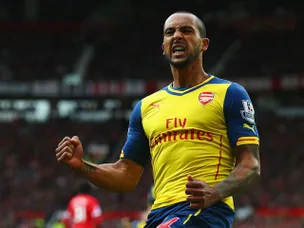 Walcott starts at Wembley for Arsenal