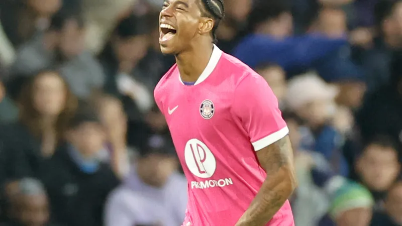 Sunderland near historic £25.6m swoop: Latest transfer news and rumours today