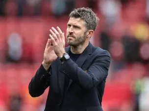 "It hasn't bothered me" - Carrick responds to suggestion Man United are in contact with rival candidates
