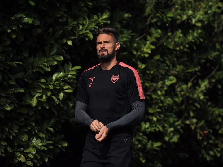 Giroud agent in crunch Arsenal talks?