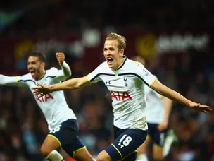 Spurs stun Villa with late goals