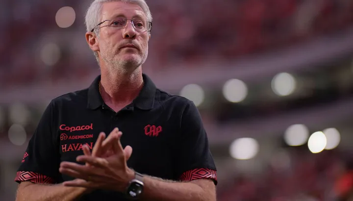 Athletico Paranaense vs Vitoria - prediction, team news, lineups