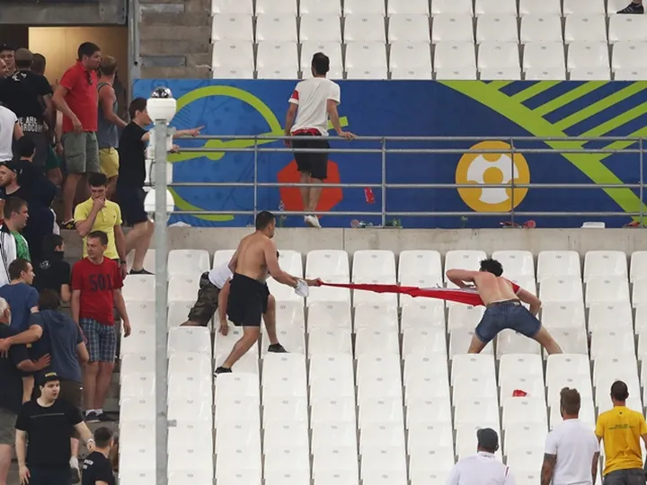 Russian fans break into England end in Marseille