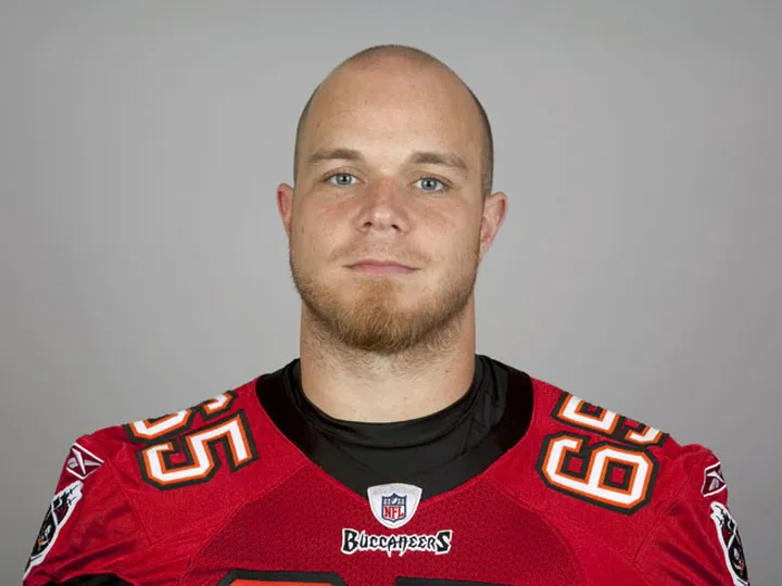 Falcons announce Trueblood signing